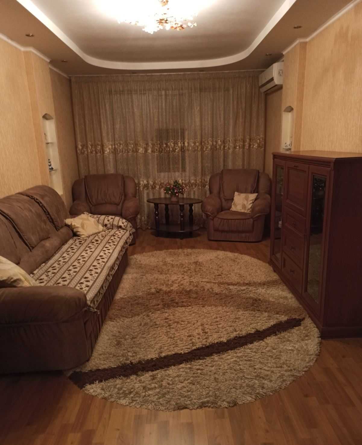 Продаж гарної 3-х кімнатної квартири по вул. Г. Момота.