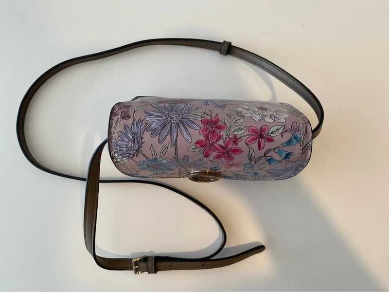 carteira pequena e pratica