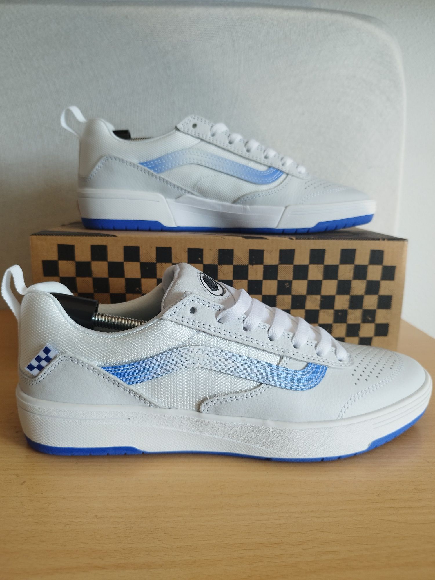 Vans tamanho 40 novos.