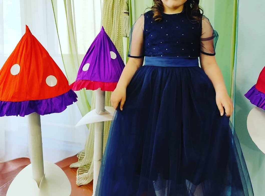 Нарядное платье на девочку 5-8 лет