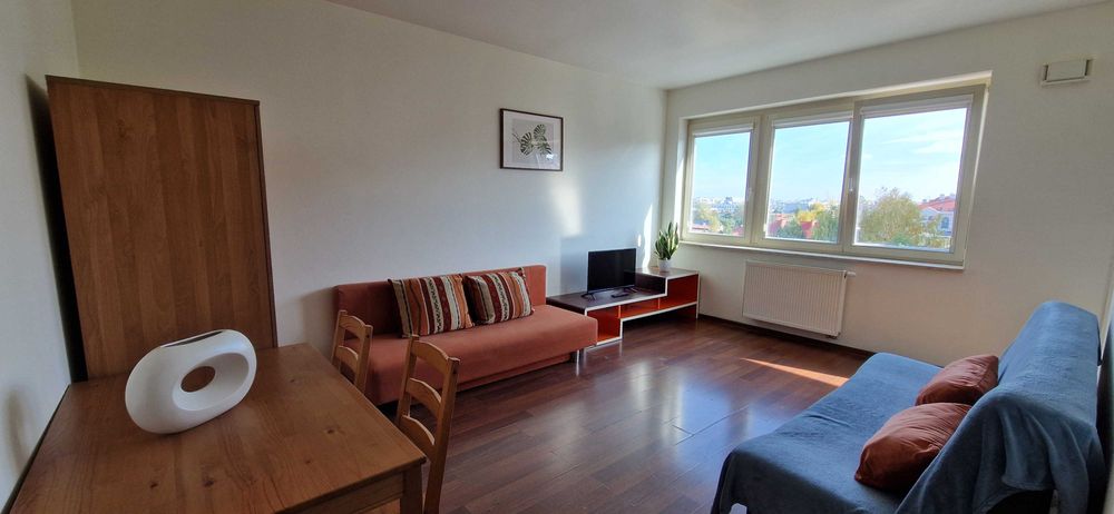 Dwa oddzielne przestronne pokoje z osobną kuchnią i balkonem Ursus