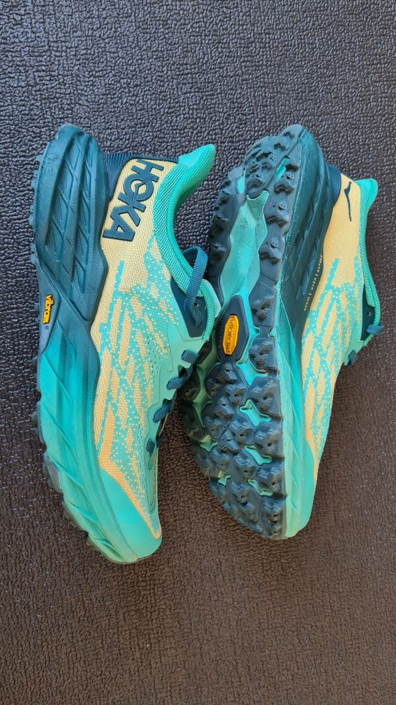 Hoka One Speedgoat 5