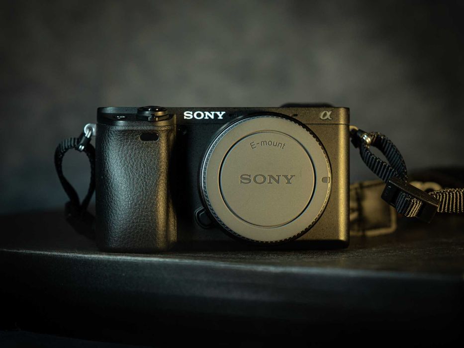 Sony A6400 z gwarancją, mały przebieg + komplet akcesoriów, stan bdb