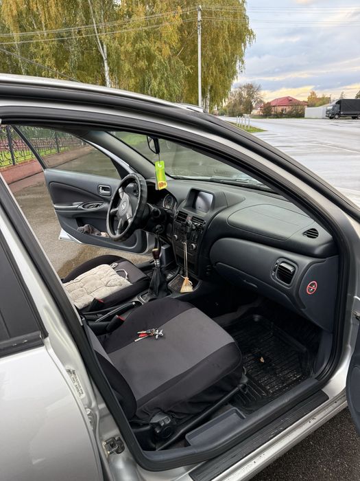 Nissan Almera 2005
