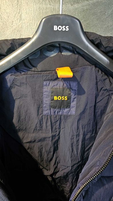 Куртка boss 50473887 404 розмір 48 оригінал