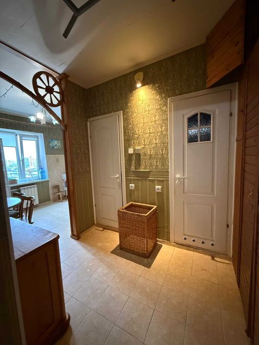 Сдам 2-х.комн.кв-ру, Харьковский м-в , Харьковское шоссе 158 :