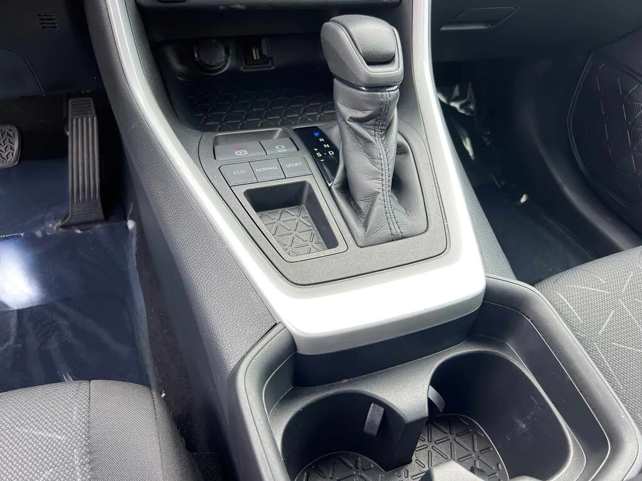 Toyota RAV4 XLE 2021