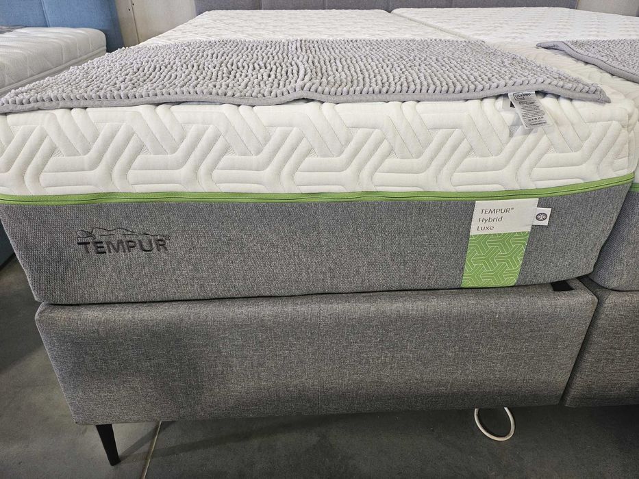 Łóżko Tempur sterowane elektrycznie z materacami Tempur Hybrid Luxe.
