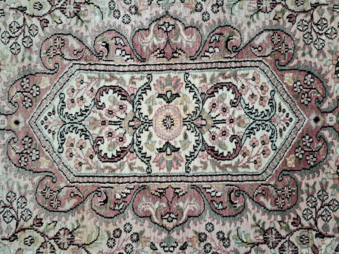 Przepiękny jedwabny ręcznie tkany dywan 125x195cm nr1466