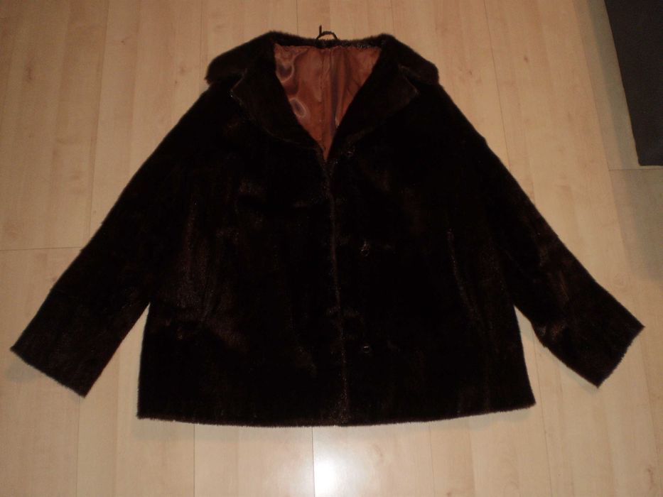 Futerko naturalne, prawdopodobnie z NUTRII