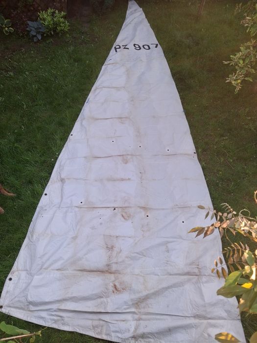 Żagiel od jachtu 7 metrowego ,,Wezyr"