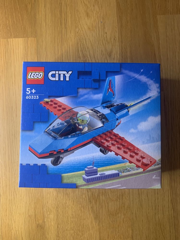 LEGO City 60323 - Samolot kaskaderski