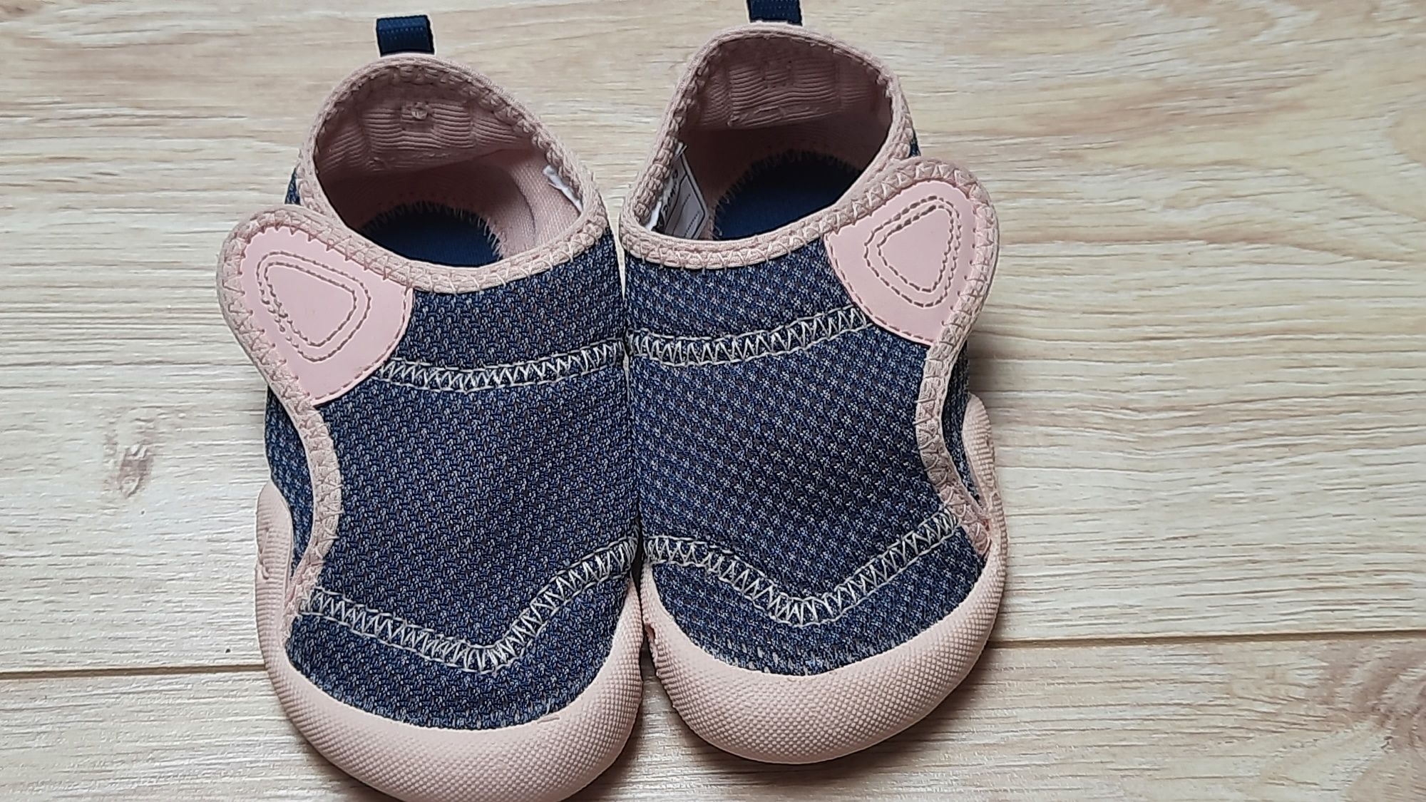 Domyos Babylight r.26 kapcie paputki ciapki decathlon jak nowe