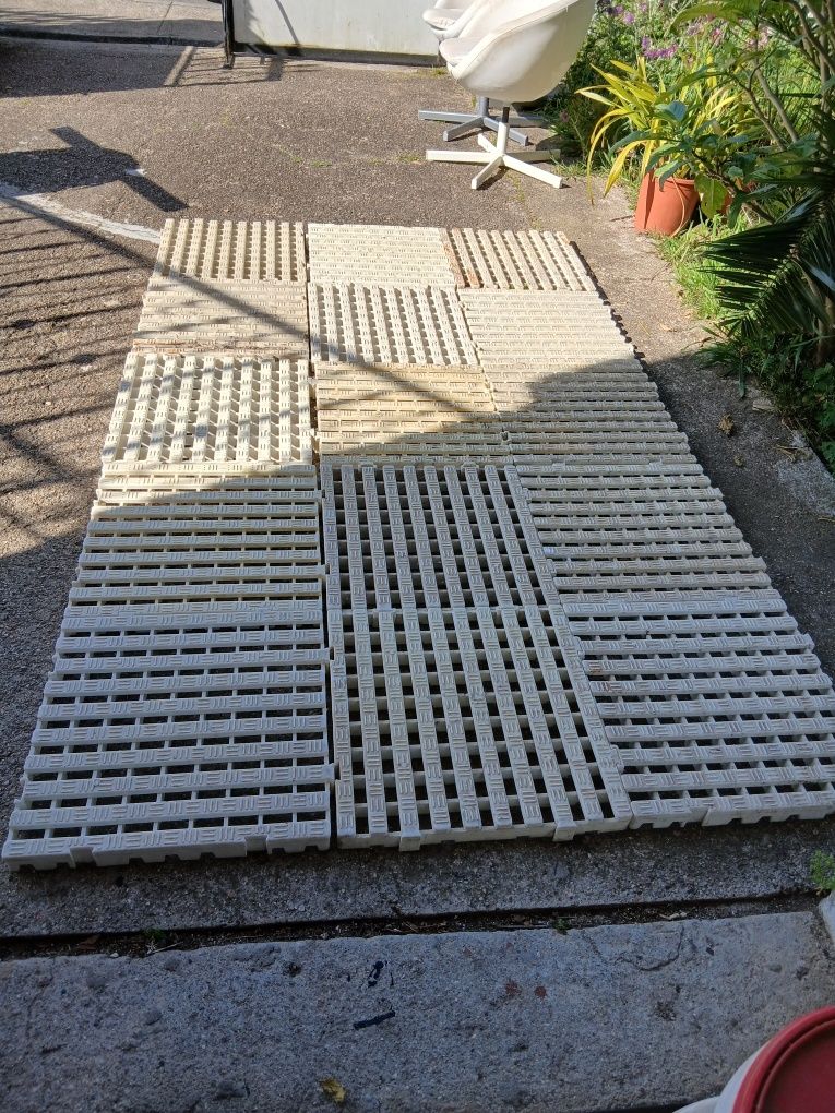 Colchões e estrados