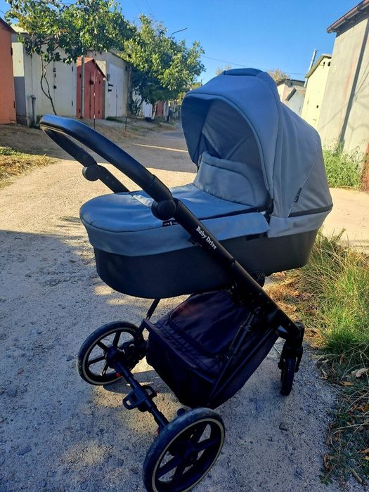 Продам коляску 2 в 1м в отличном состоянии