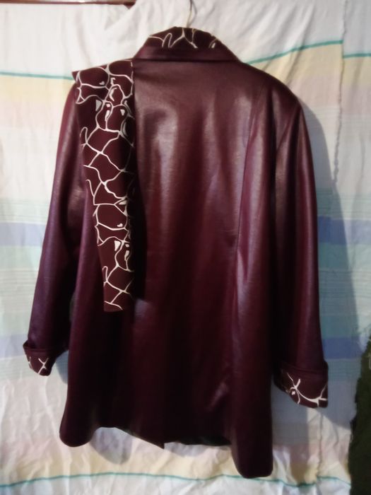 Продам жіноча вітровка