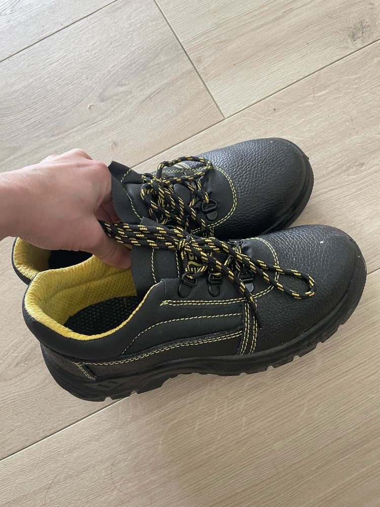 Buty do pracy twarde