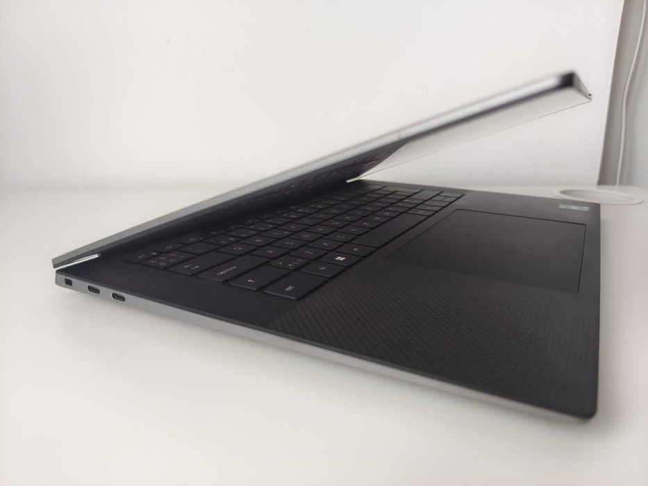 Dell Precision 5570 i9-12900H 15,6 FHD 32GB  1TB SSD RTX A2000 8GB W11