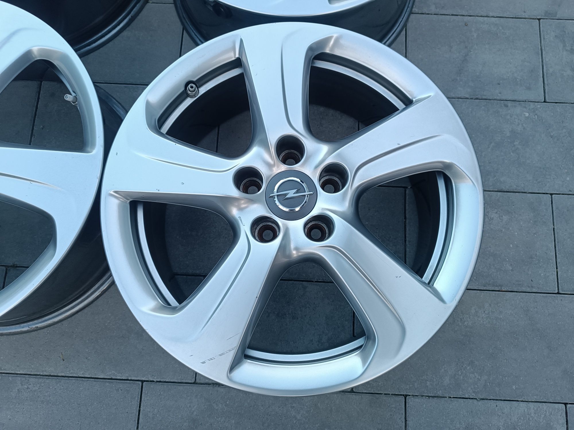 17 Alufelgi Opel 5x110 Astra H,Corsa E,D,Meriva B , OE TPMS
