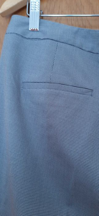 Calças modelo de fato em tecido pied de poule da Zara