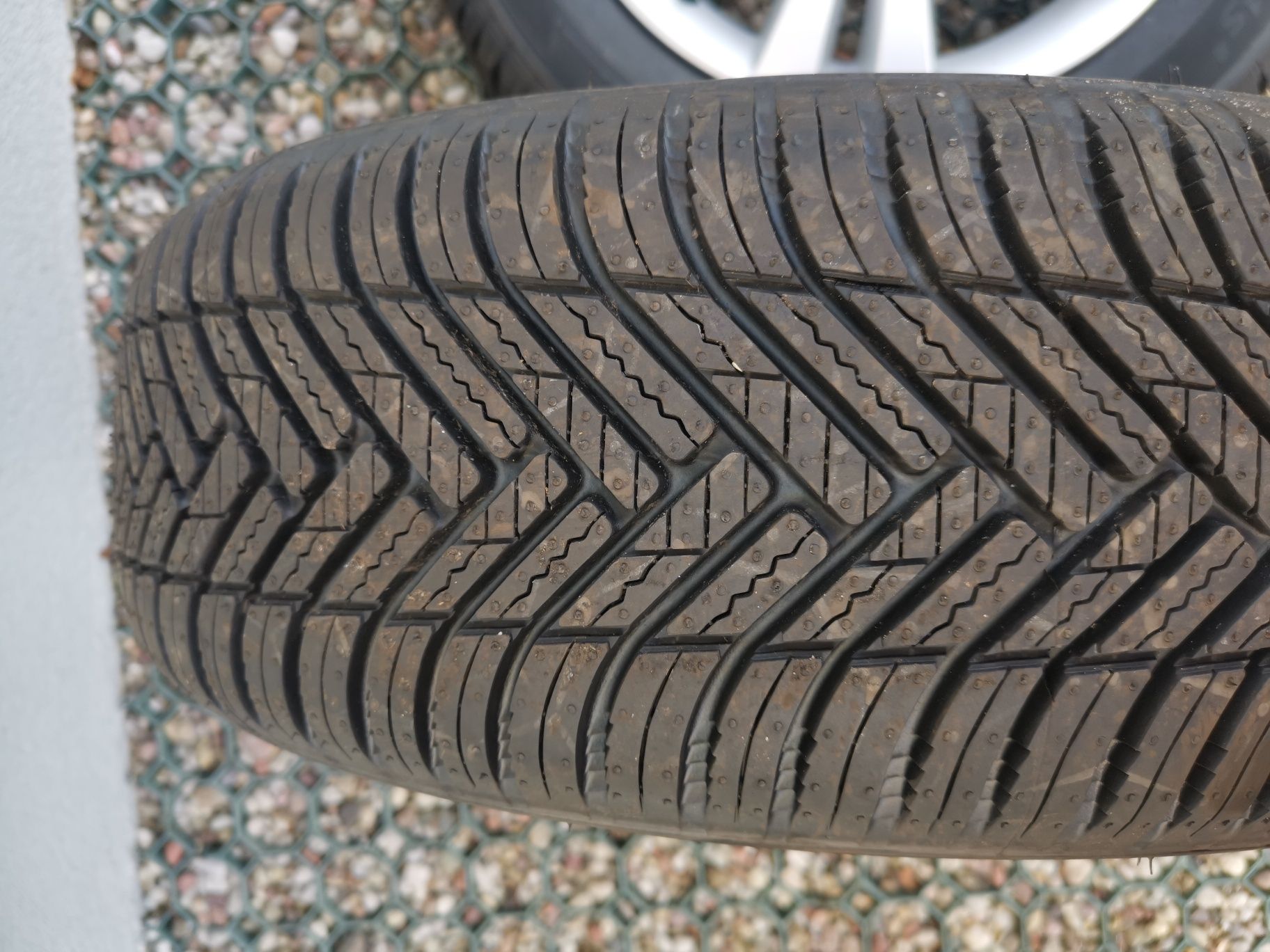 Koła alufelgi całoroczne -4x100 -Opel 185/60/15- Hankook