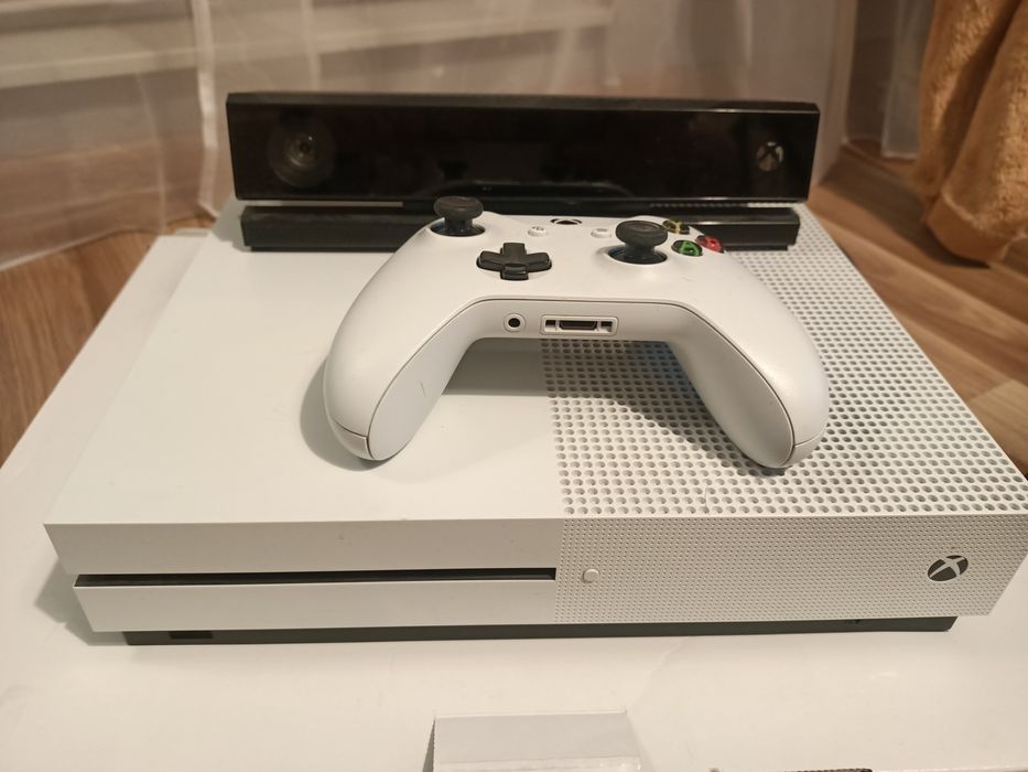 X box one s plus kinect