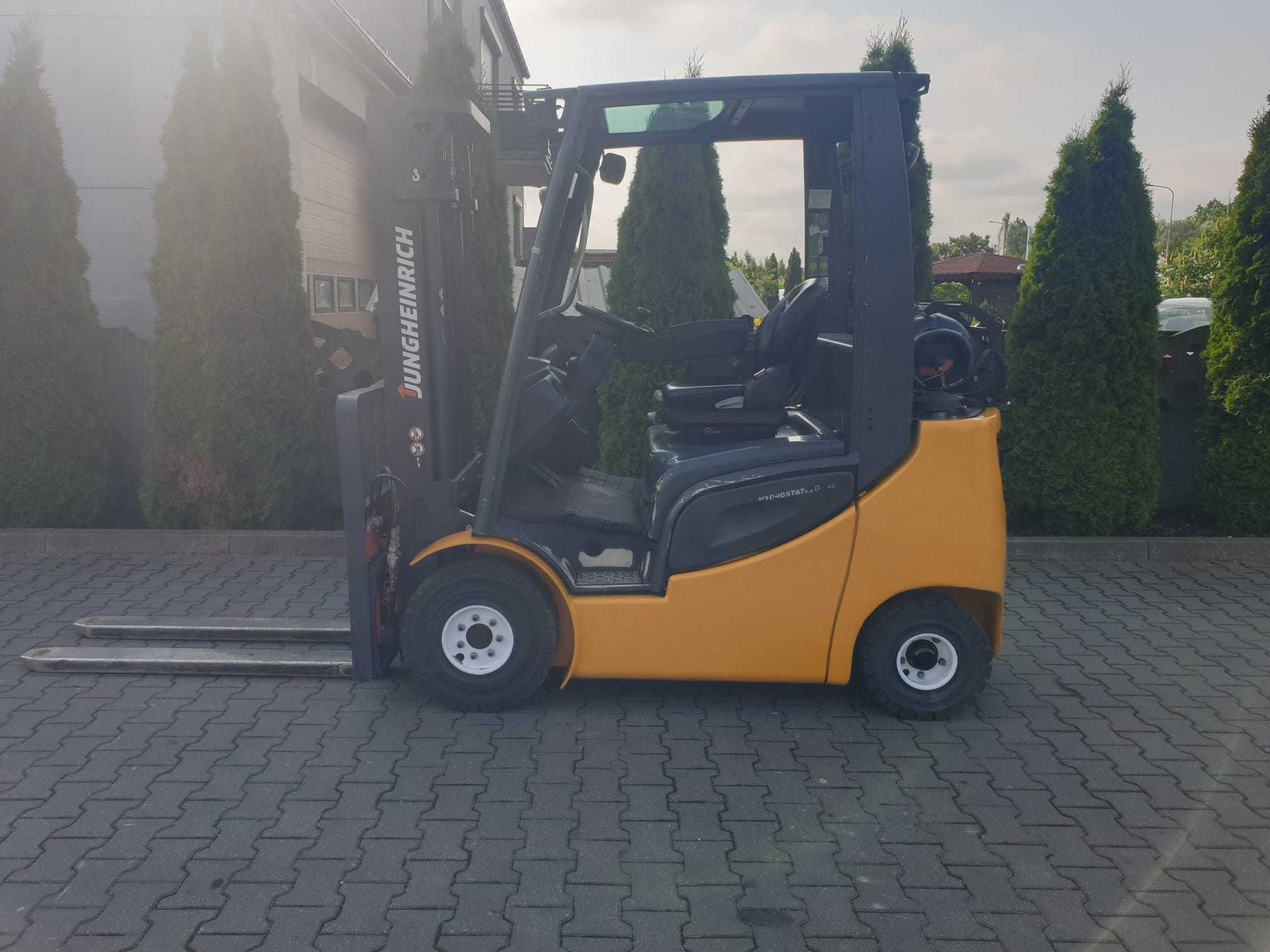 Wózek widłowy Jungheinrich TFG320 Triplex wolny skok, przesuw boczny