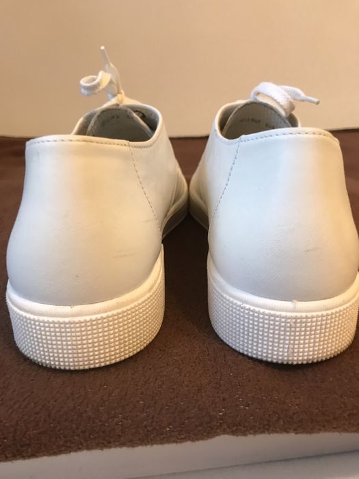 Rohde. Buty skórzane sneakersy białe bardzo lekkie. R. 39,5