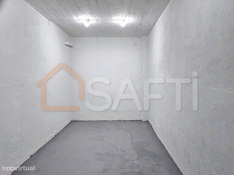 Garagem para venda no centro do Entroncamento