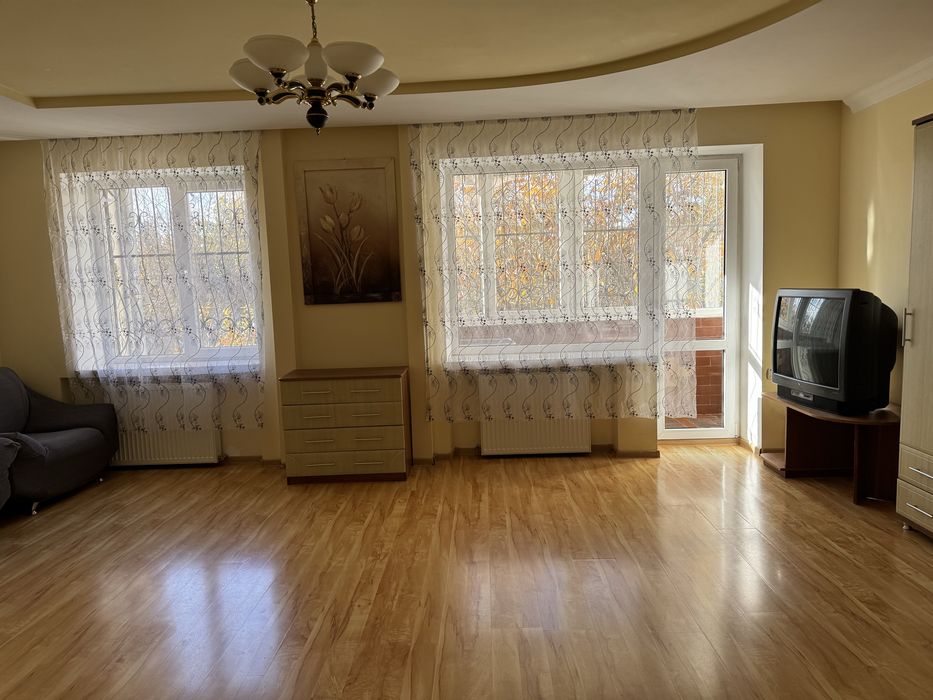 Здається 3 к квартира по Вул. Золотогірська