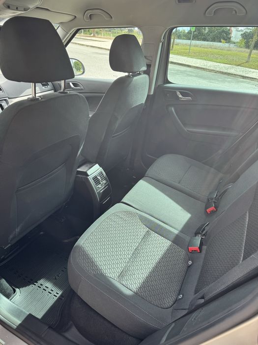 Skoda Yeti 1.6TDI Elegance Outdoor apenas 150.000km