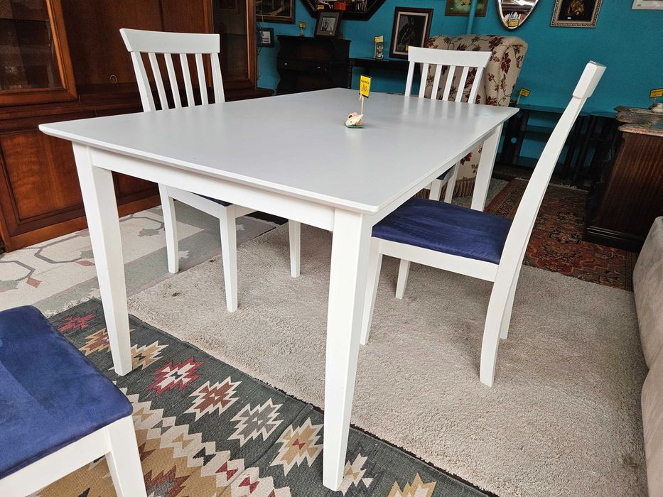 Mesa branca em madeira -Bom estado geral - Só a mesa as ca