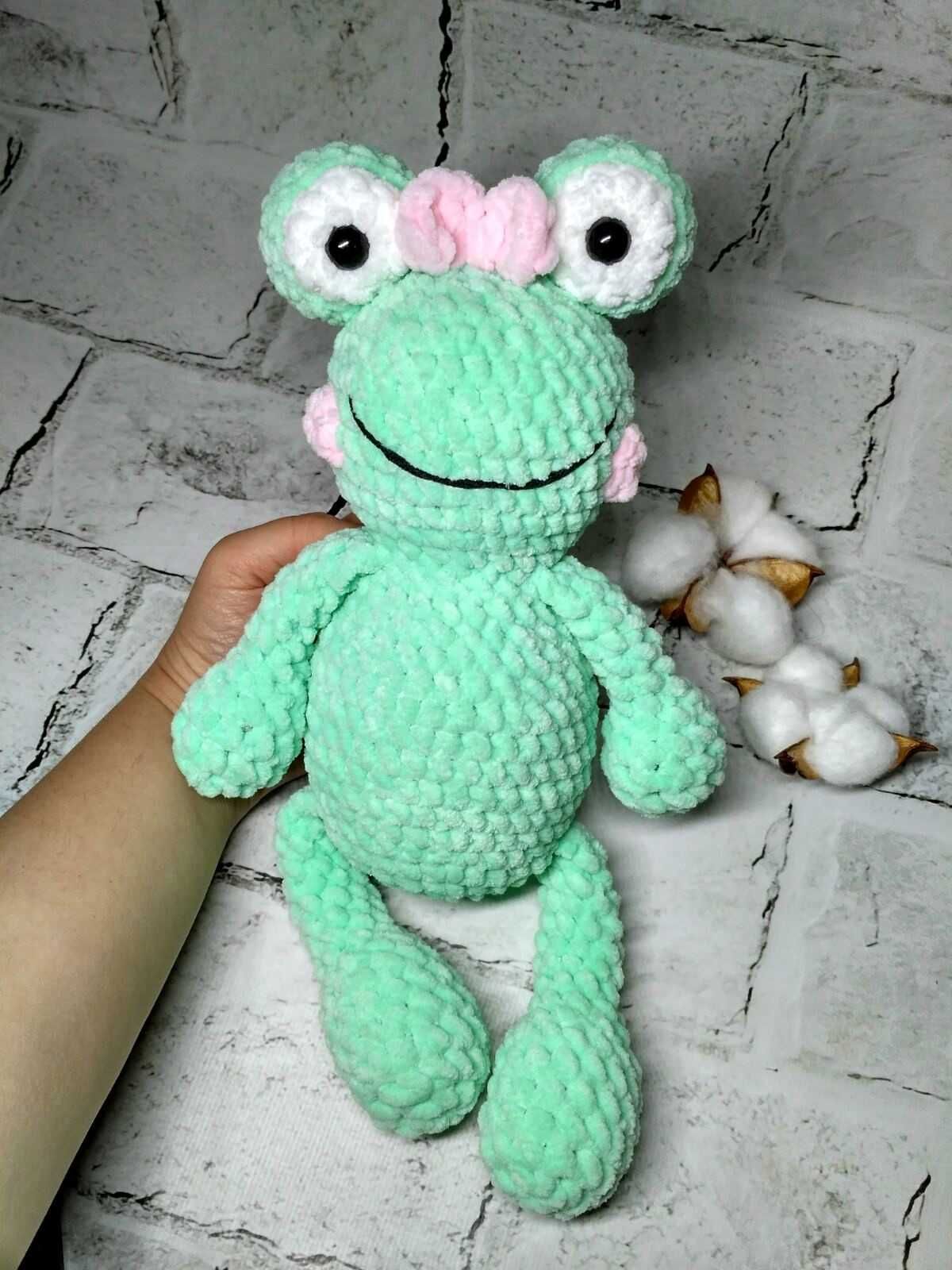 Мягкая игрушка ручной работы вязаная амигуруми Hand Made Лягушка