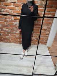 Długa czarna prążkowana sukienka z golfem Vila