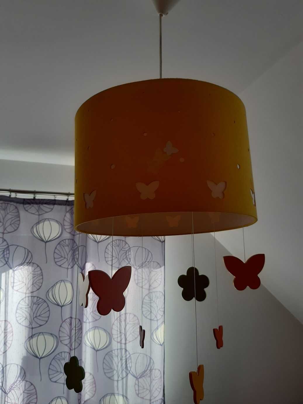 Lampa wisząca do pokoju dziecięcego