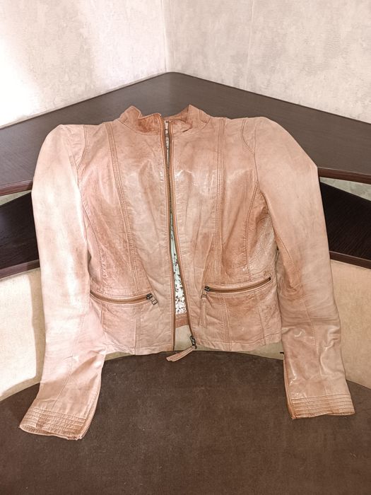 Женская кожаная куртка axiome 200 грн.