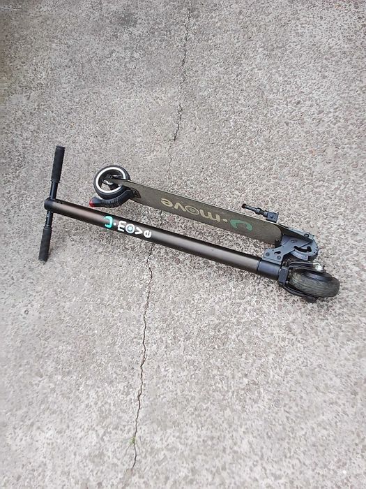 Електросамокат складаний "J MOVE".