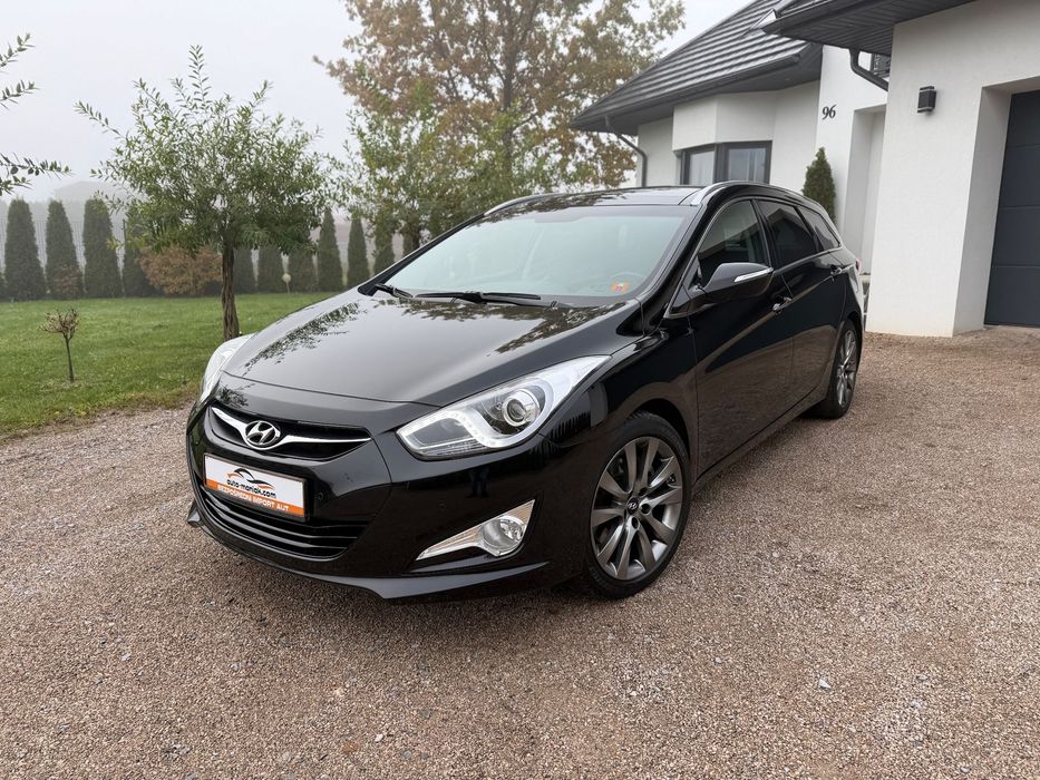 Hyundai i40 A/C Dualzone Panorama Nawigacja Tempomat Czujniki Kamera Led