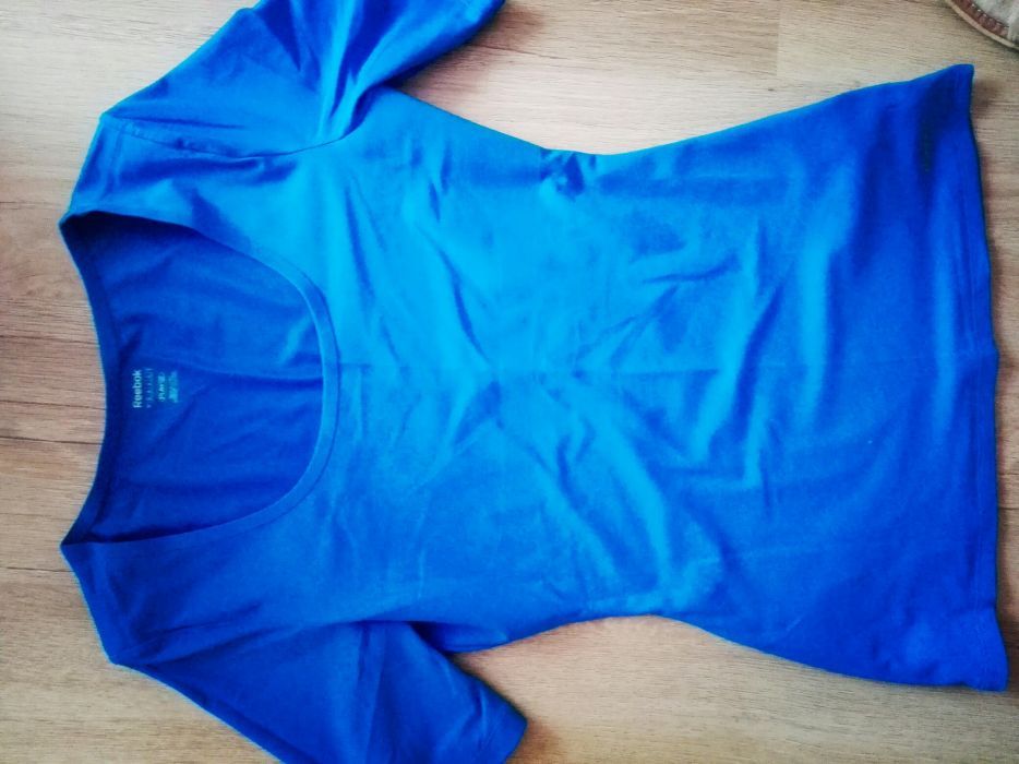 Bluzka Reebok fitness z systemem dryfit na rower lub do ćwiczeń