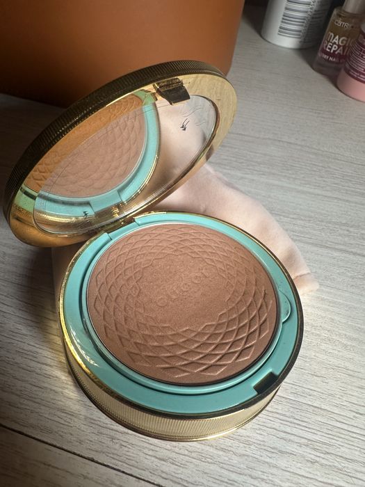Бронзер Gucci (пудра-бронзер)