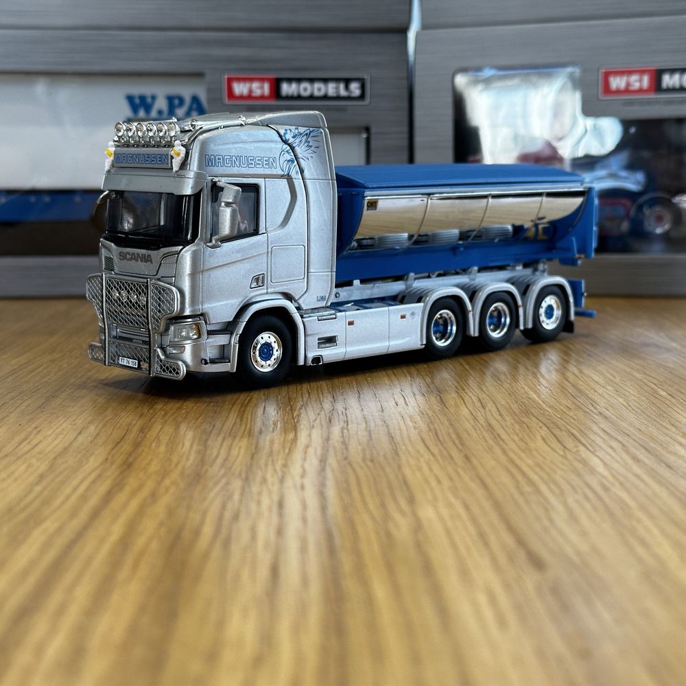 Model 1:50 WSI Scania R Highline 8x4 hakowiec