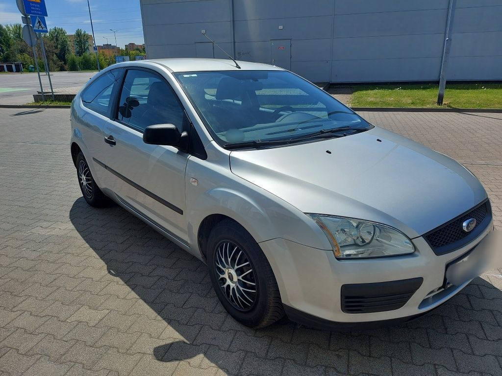 Ford focus 2005r 1.6 benzyna 100km