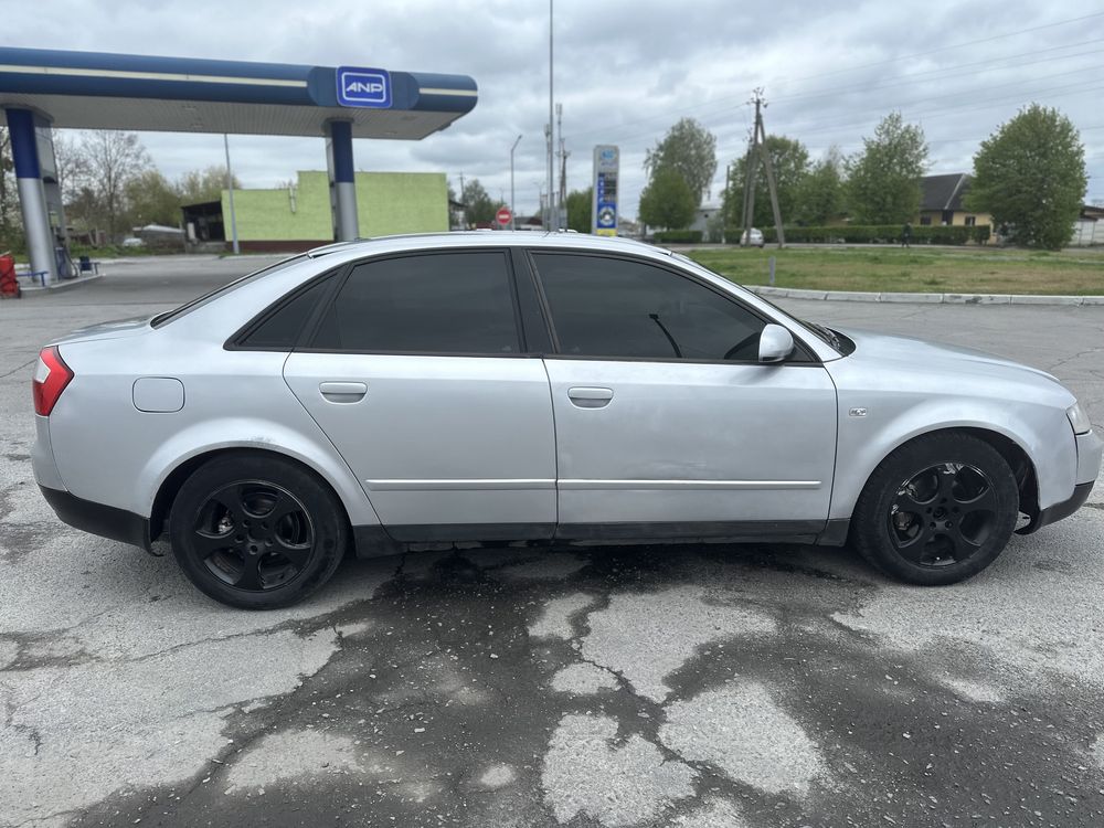 Авто audi a4 2002 1.8 газ бензин