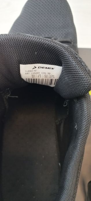 Кросівки чоловічі demix   42 розмір