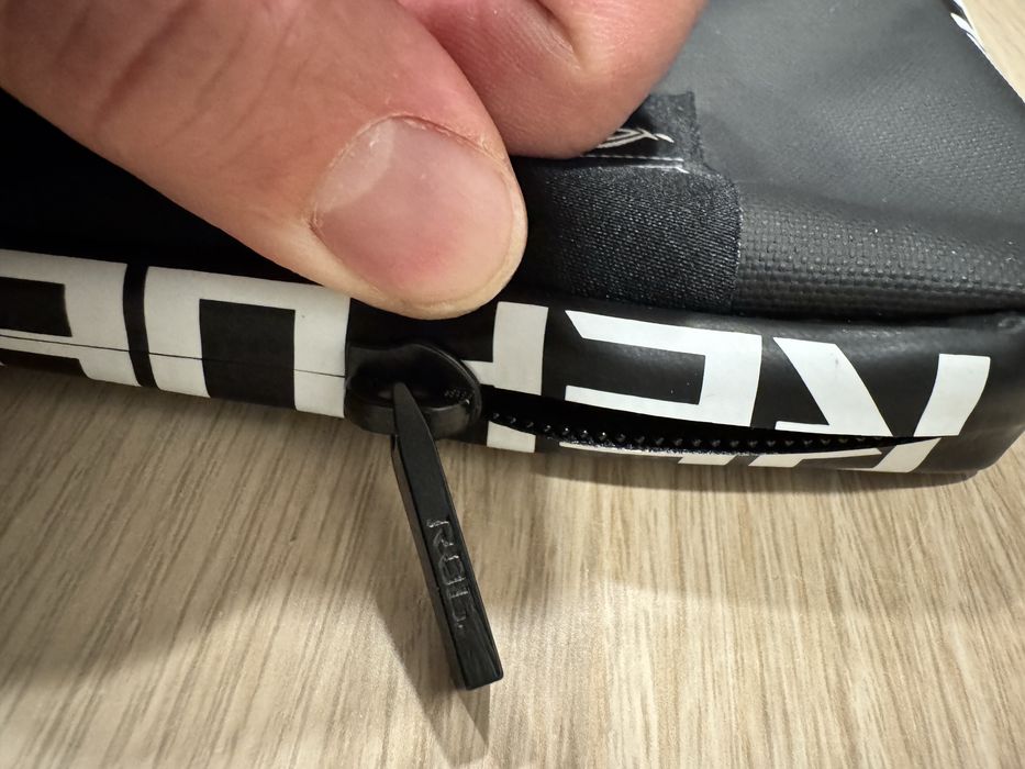 Oryginalny etui/torba Asus Rog