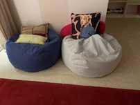 5 Poufs coloridos e versateis