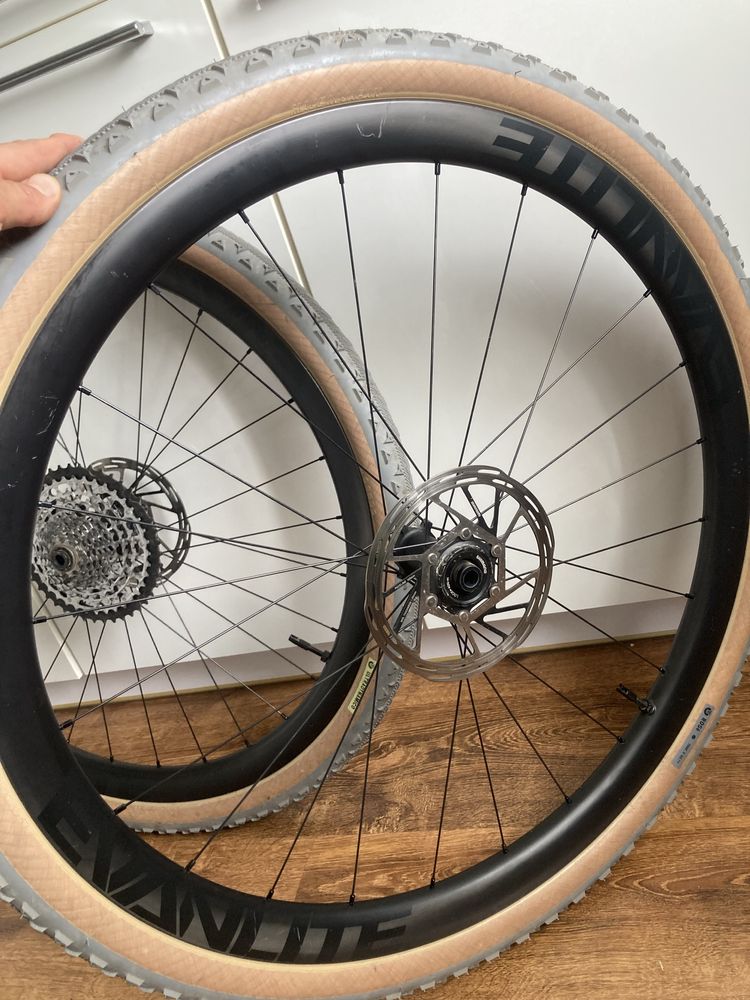 Koła karbonowe Evenlite Gravel