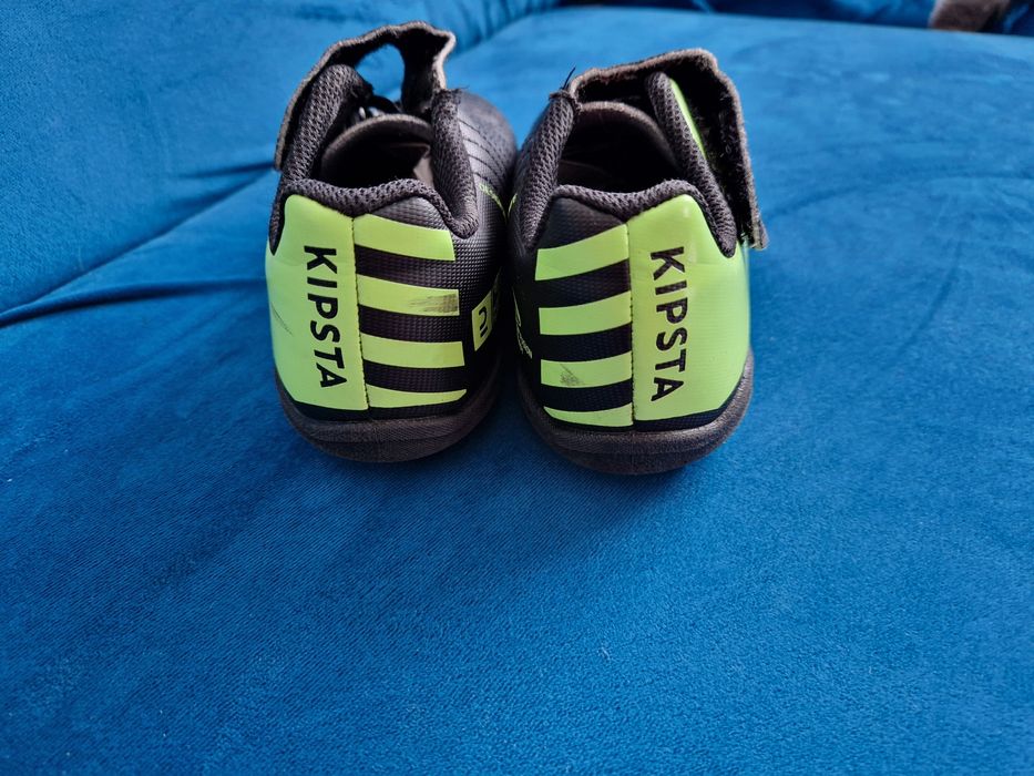 Buty piłkarskie dla chlopca, korki na rzepy, KIPSTA rozmiar 30