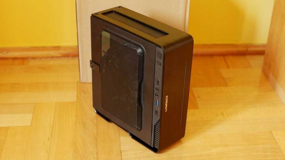 Корпус Gamemax Violin Black 180W ITX