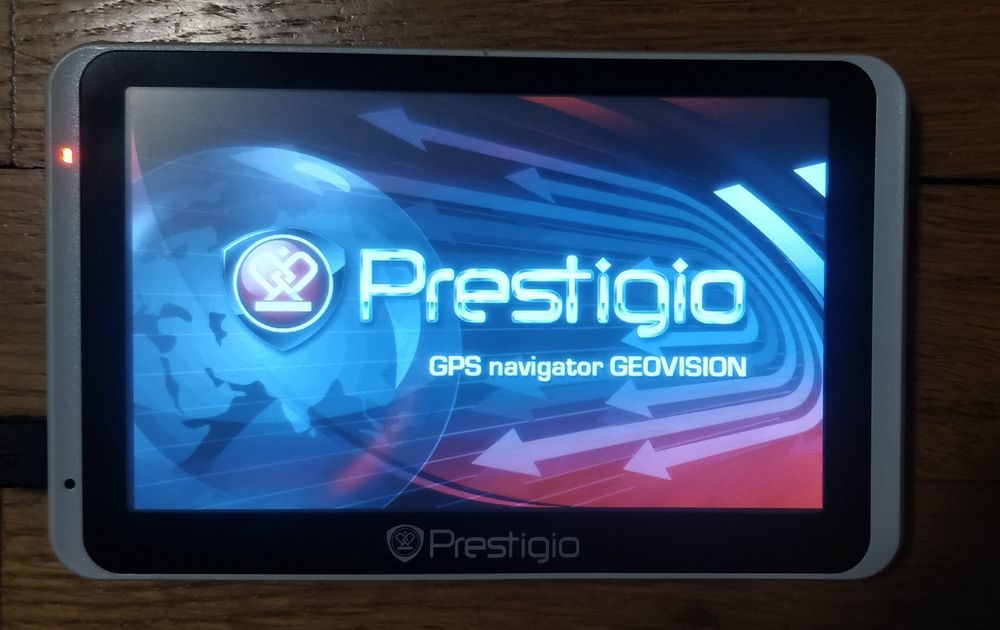 GPS навігатор Prestigio GeoVision з відеореєстратором